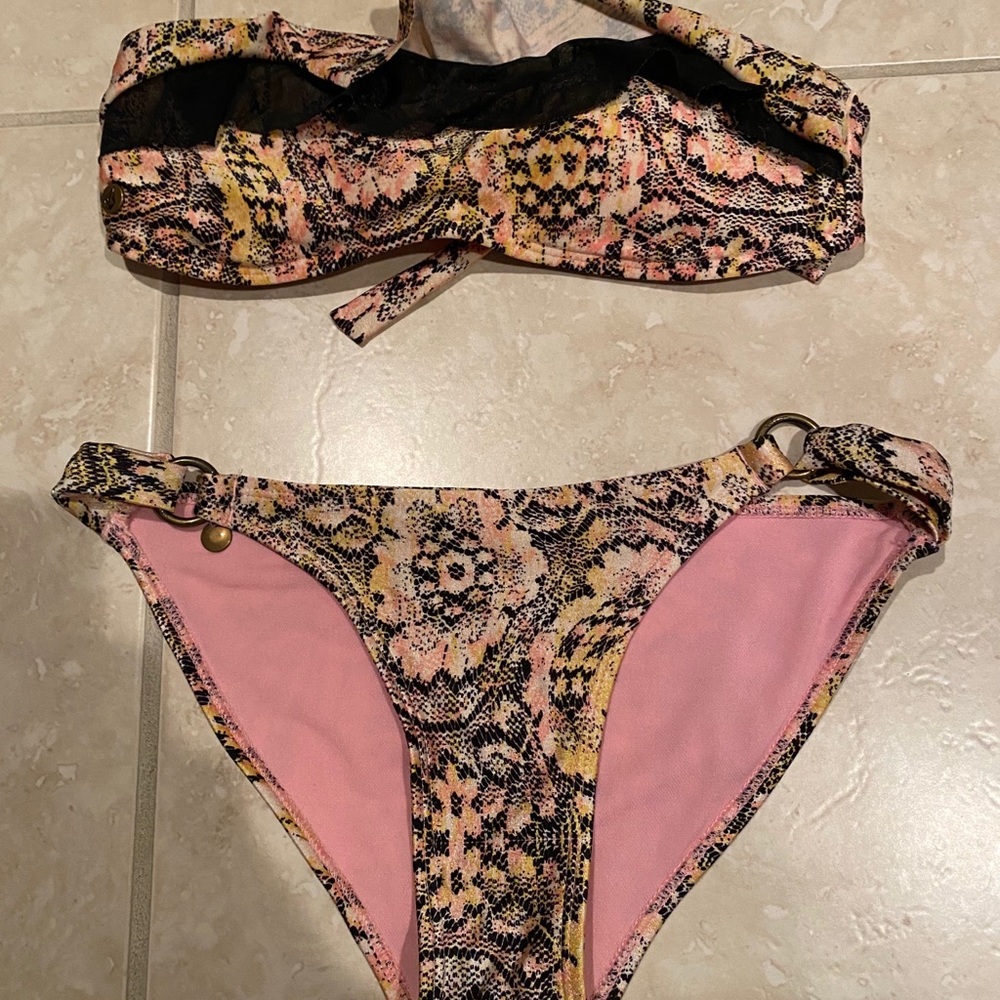 Volcom bikini